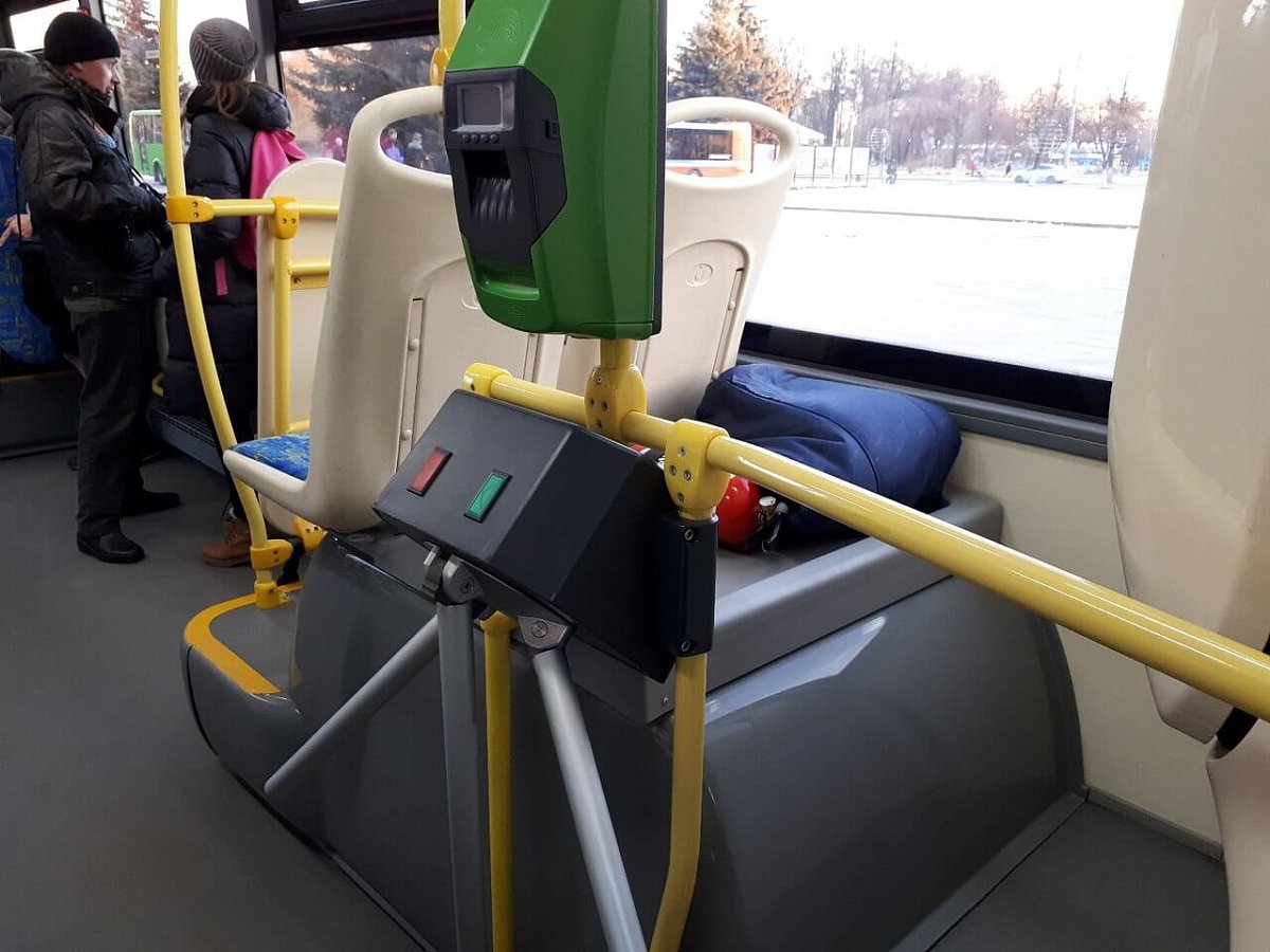 Прокуратура взяла на контроль вопрос отмены наличной оплаты в автобусах