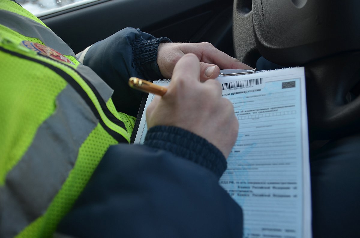 С 1 декабря в Нижнем Новгороде будут штрафовать за летнюю резину и права