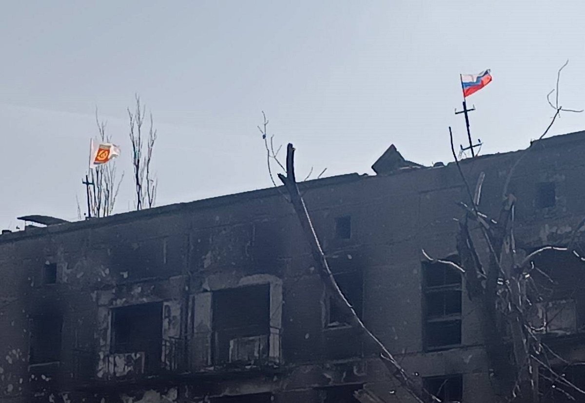 Над Дзержинском в ДНР развевается флаг с гербом нижегородского Дзержинска