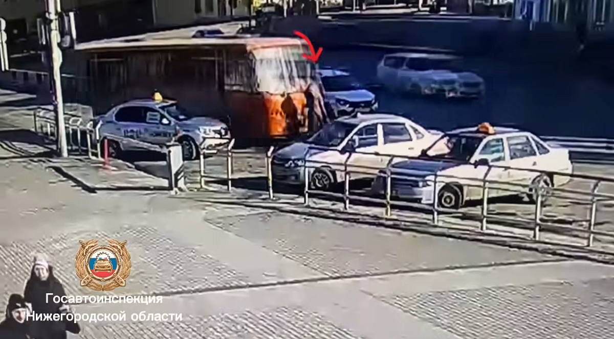 Водителя маршрутки, сбившего нижегородку у Московского вокзала, ждет суд
