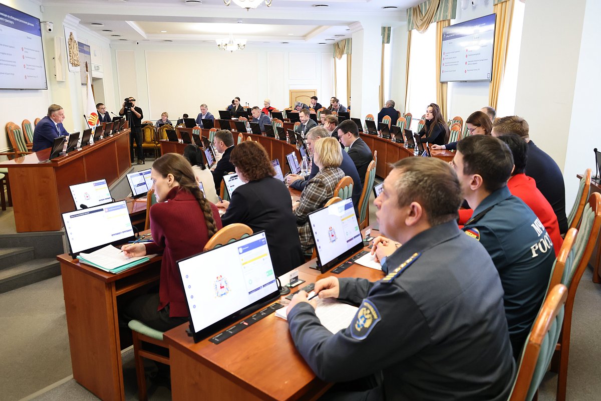 Евгений Люлин заявил о необходимости усилить требования к водителям автобусов