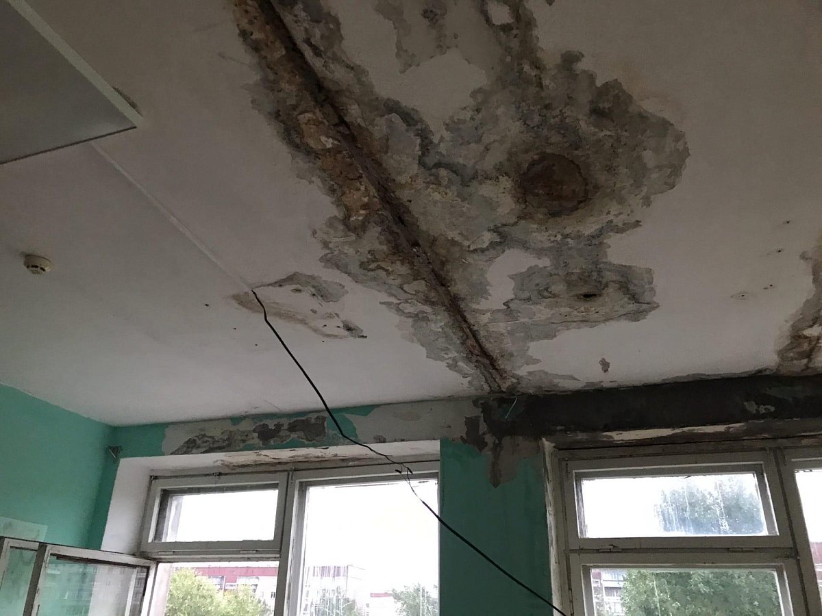 Житель Городца пожаловался Бастрыкину на протекающую крышу и разрушение фасада