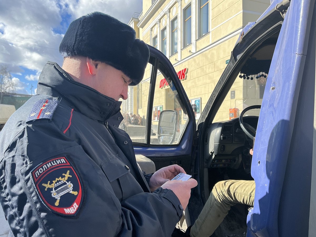 16 нижегородских автомобилистов накажут за нарушение ПДД на Большой Покровской