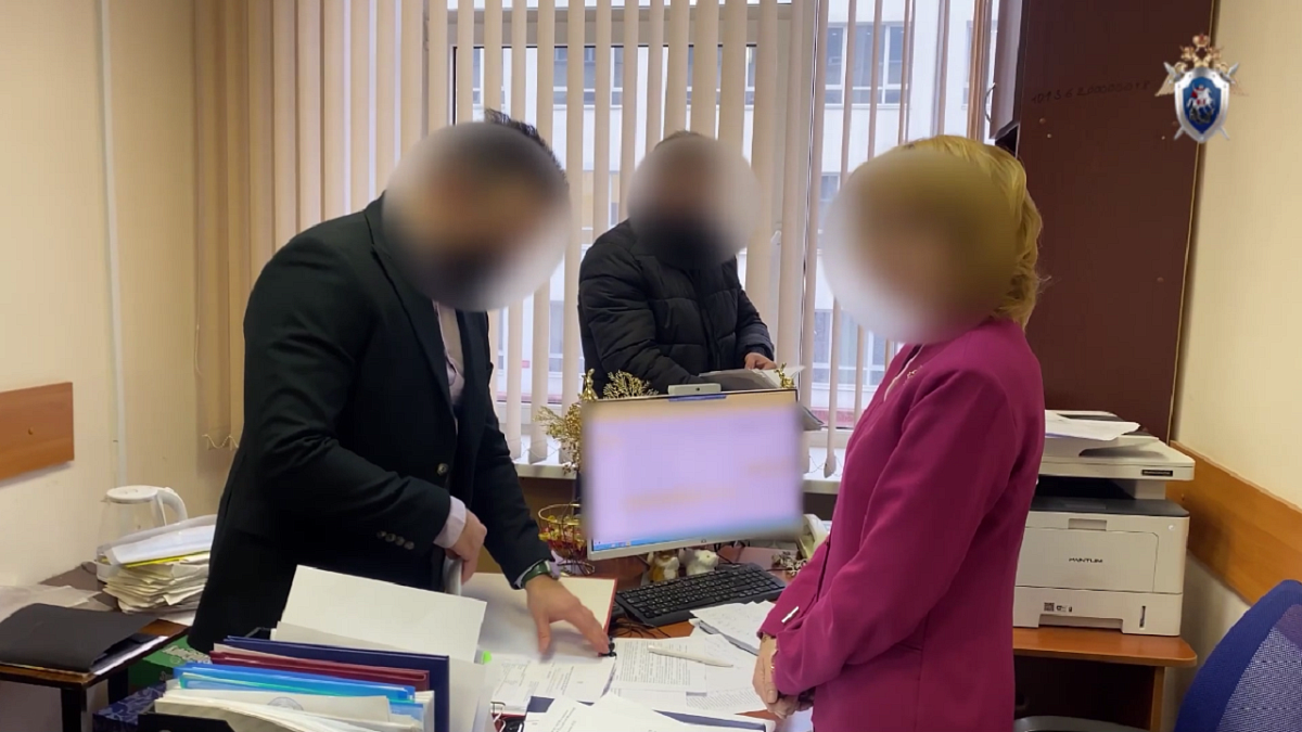 Уголовное дело завели на экс-ректора НГЛУ Никонову и ее подчиненную