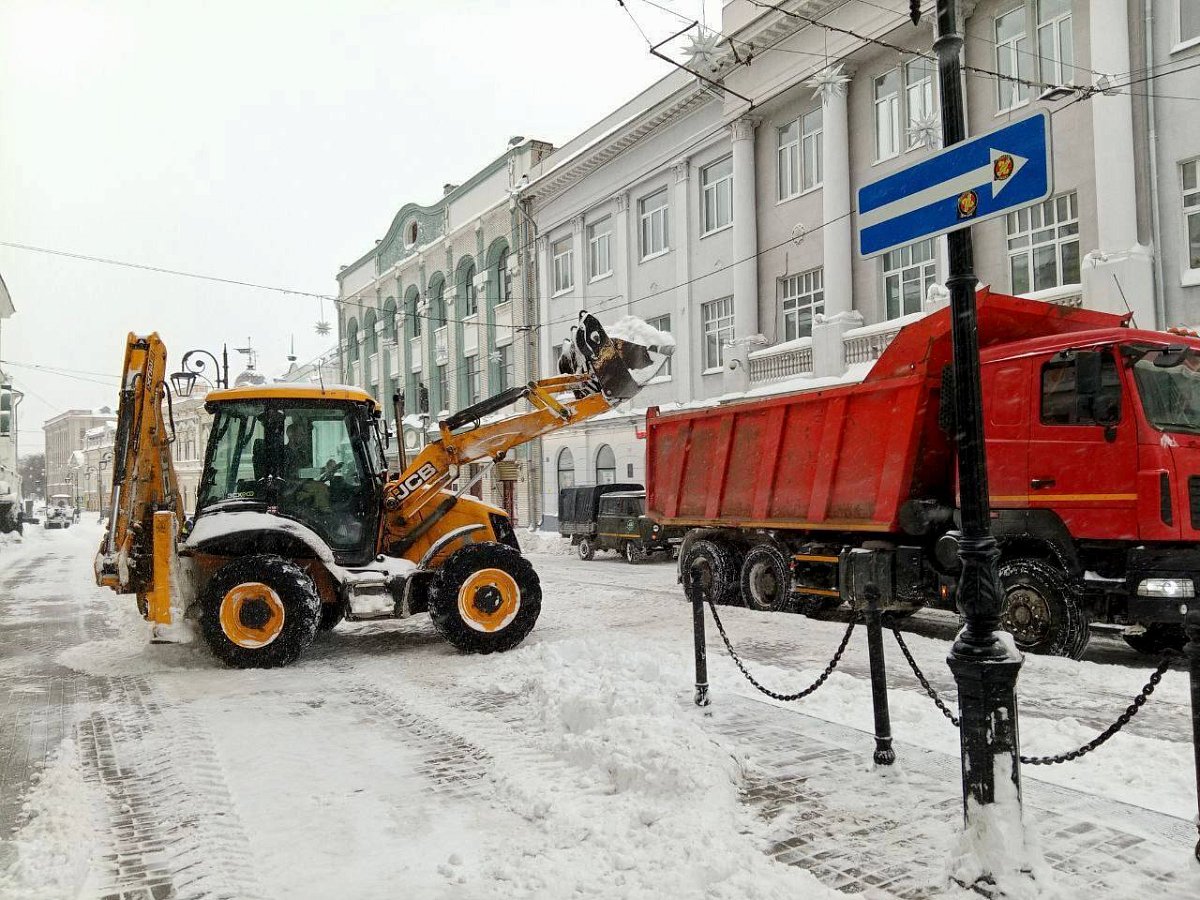 В Нижнем Новгороде водителей просят убрать машины из-за ночной уборки снега