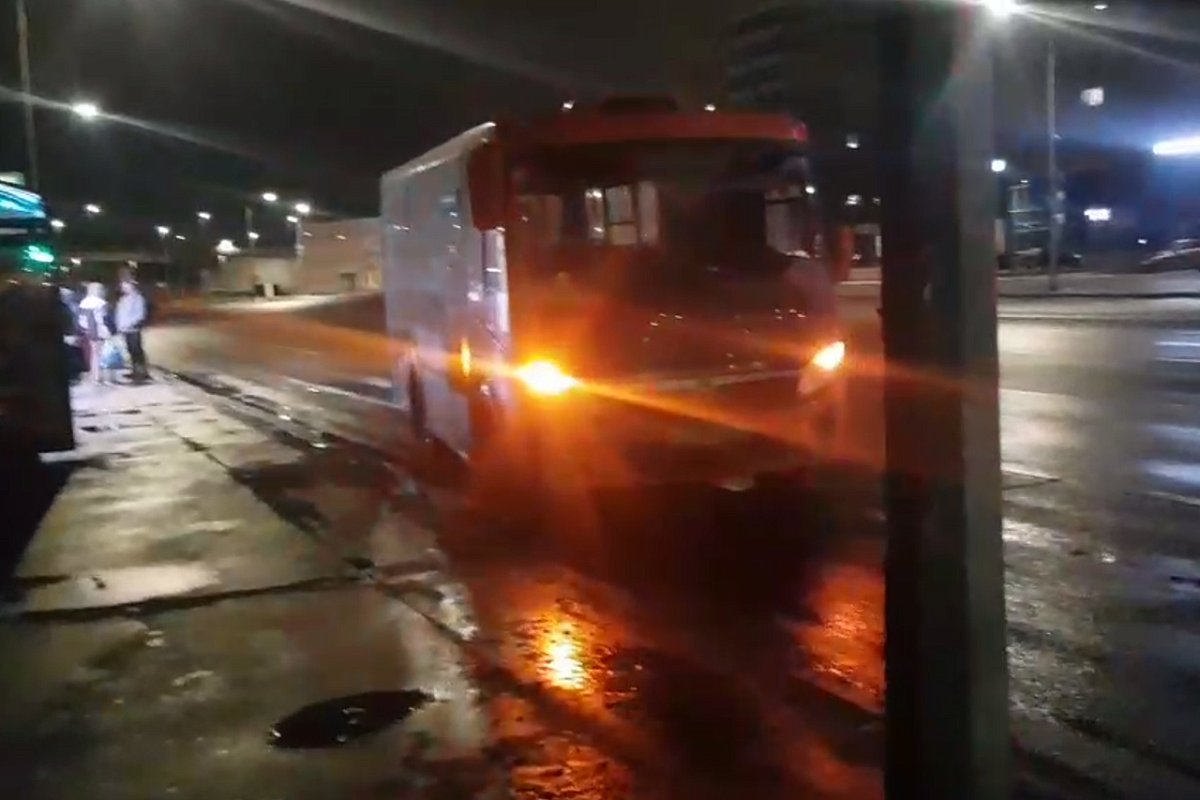 Пенсионеры оказались в больнице после ДТП с автобусом на улице Советской