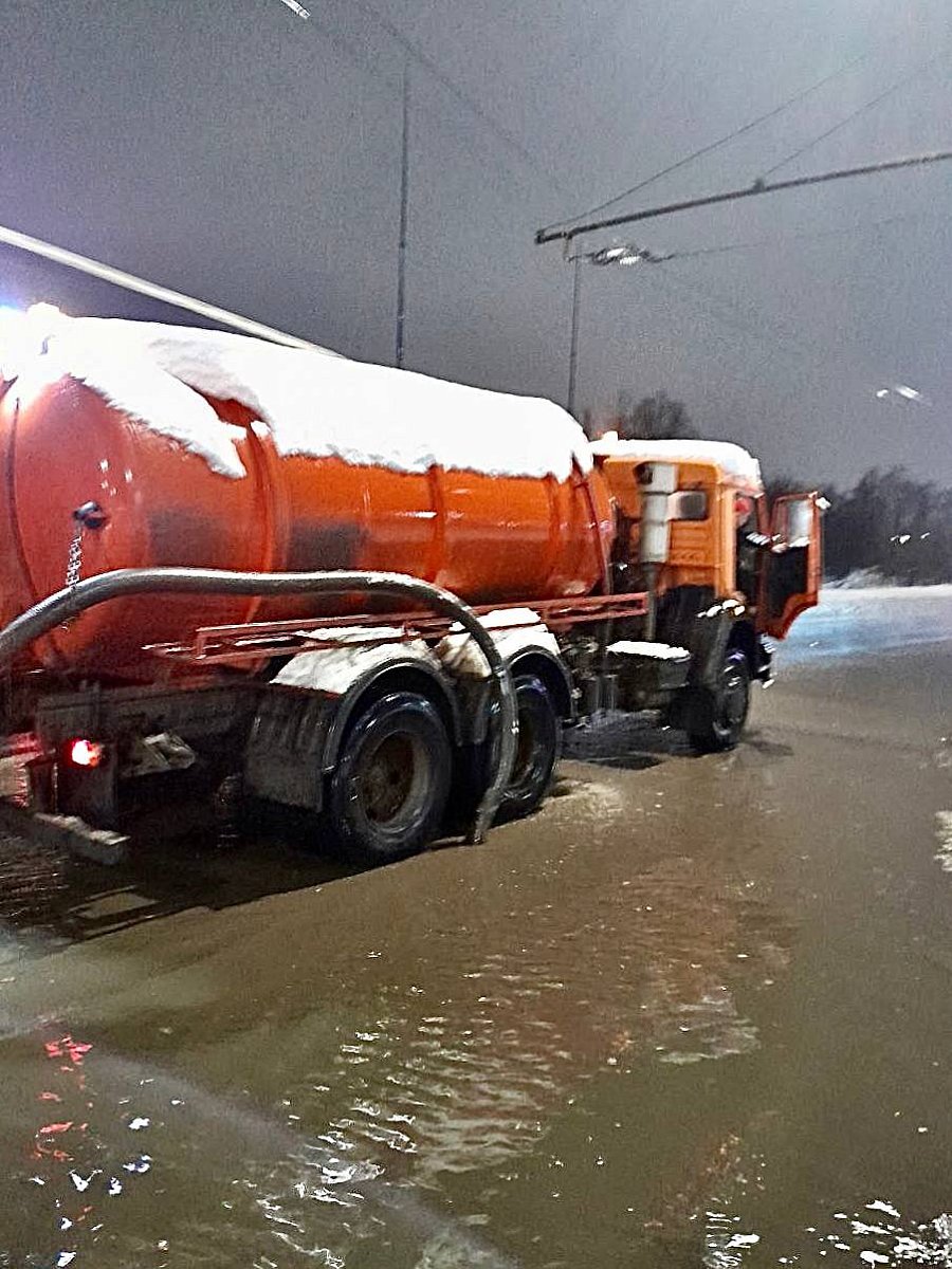 В Нижнем Новгороде за день откачали 1000 кубометров воды с дорог