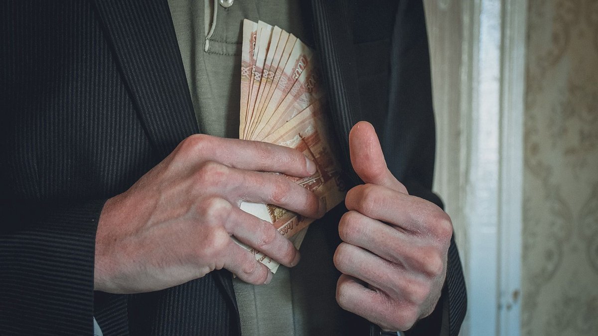 В Павлове осуждённый за коммерческий подкуп вернул государству 1,3 млн рублей