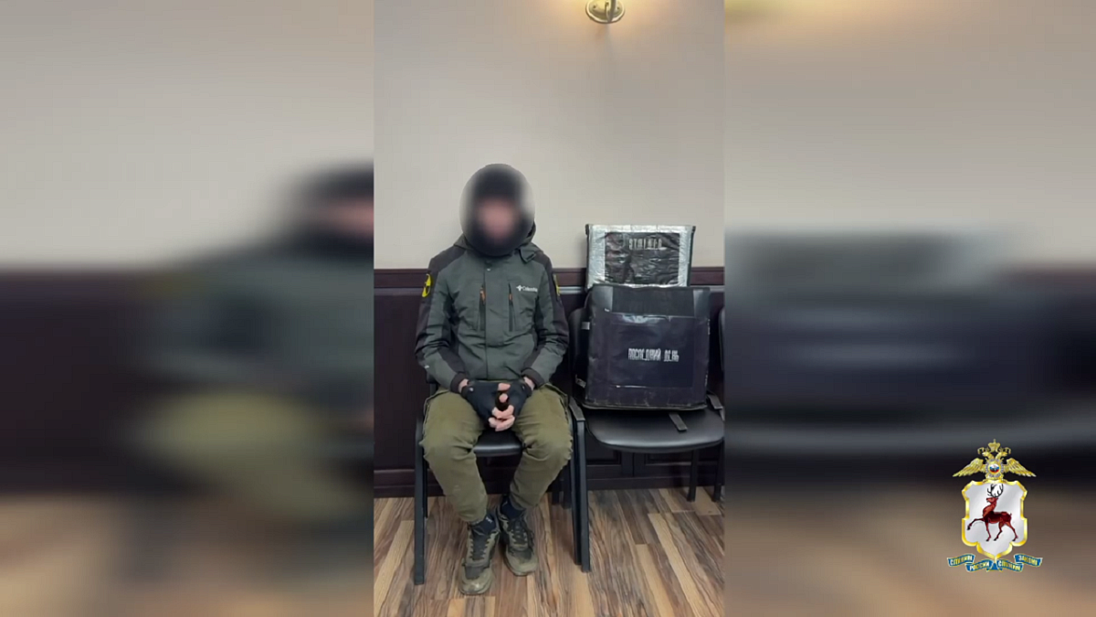 Напугавший подростков нижегородец в балаклаве оказался доставщиком еды