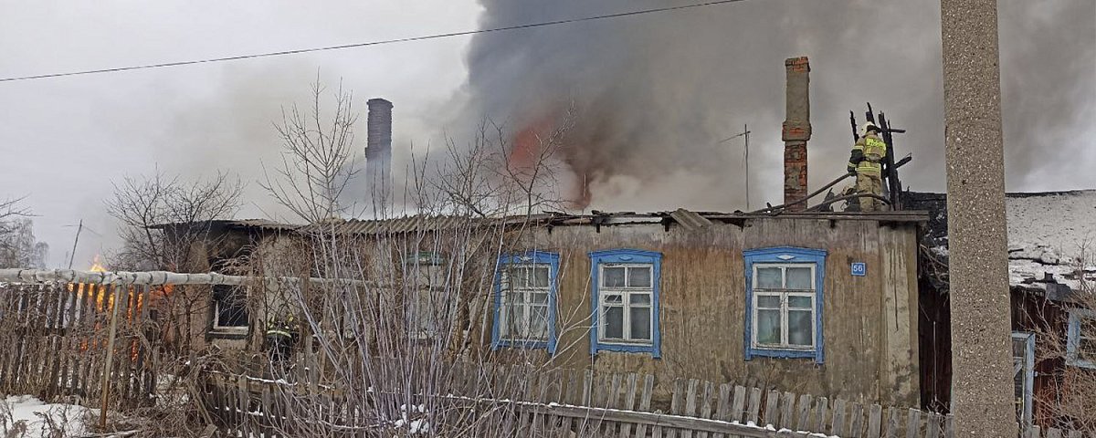 Женщина погибла при пожаре в бараке на Бору 1 января