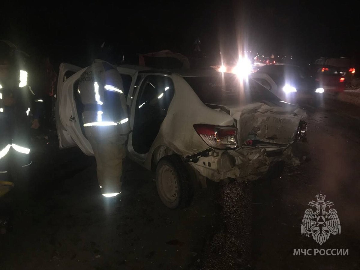 Ребенок и 2 взрослых пострадали в массовом ДТП в Балахне