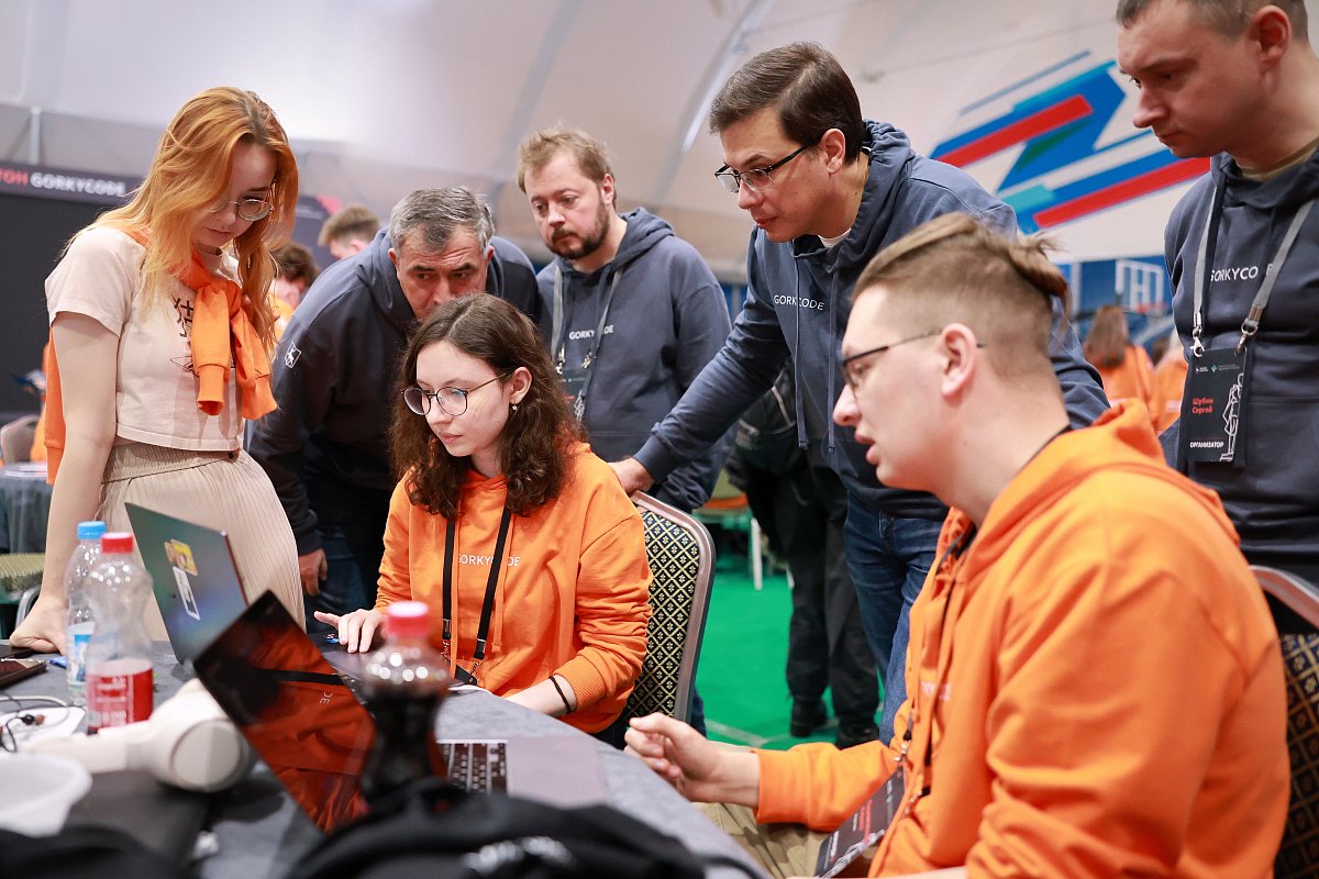 Мэр Шалабаев сказал, что студенческий хакатон GORKYCODE станет регулярным