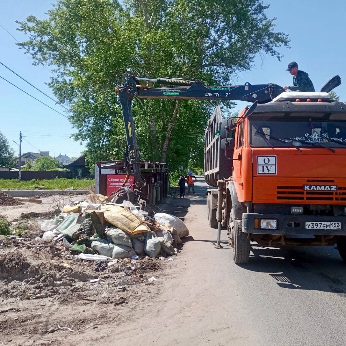 Мусору не место в городе: коммунальщики наводят порядок в районах Нижнего