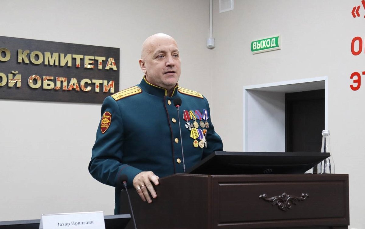 Писатель и офицер Захар Прилепин пришел к нижегородским следователям