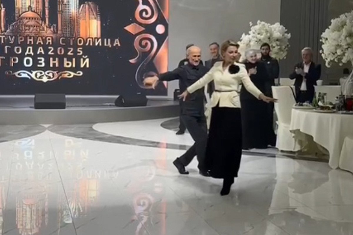Глава нижегородского минкульта станцевала лезгинку в Грозном