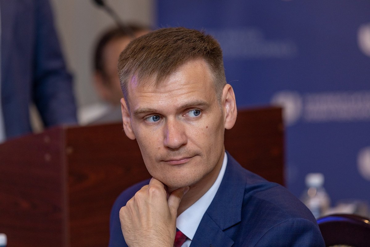 Фейк-контроль: слухи об ограничении электронных дневников опровергли