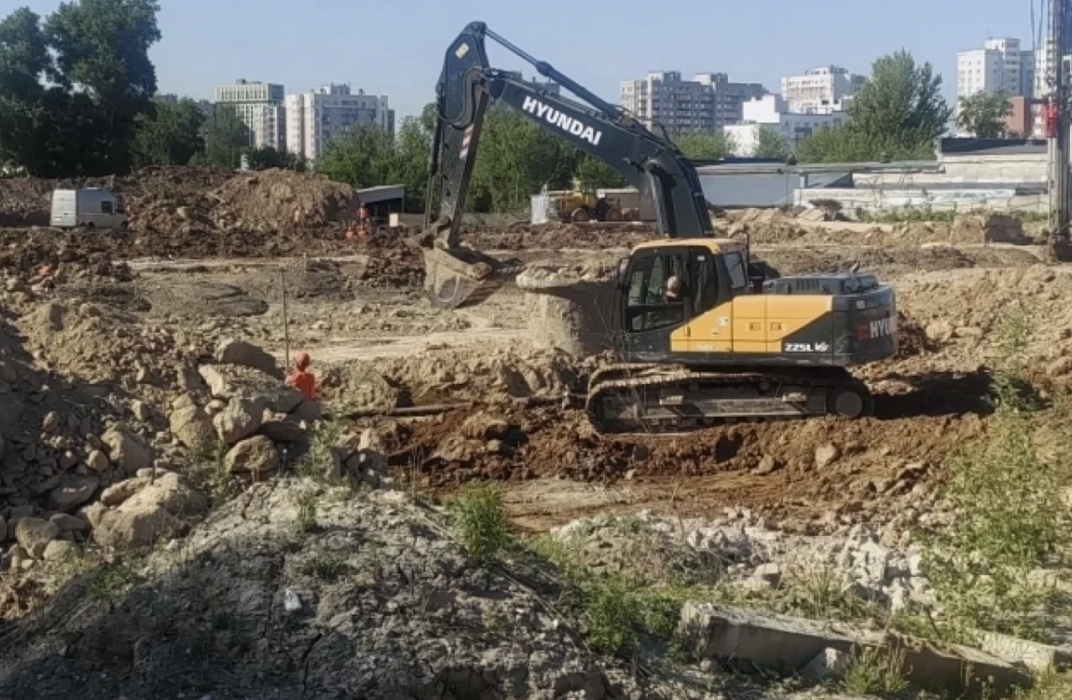 На Родионова началось устройство фундаментов нового ФОКа