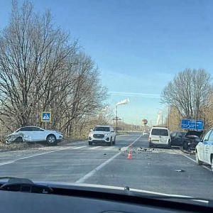 Под Кстовом водитель умер за рулём. Его Nissan врезался ещё в три машины