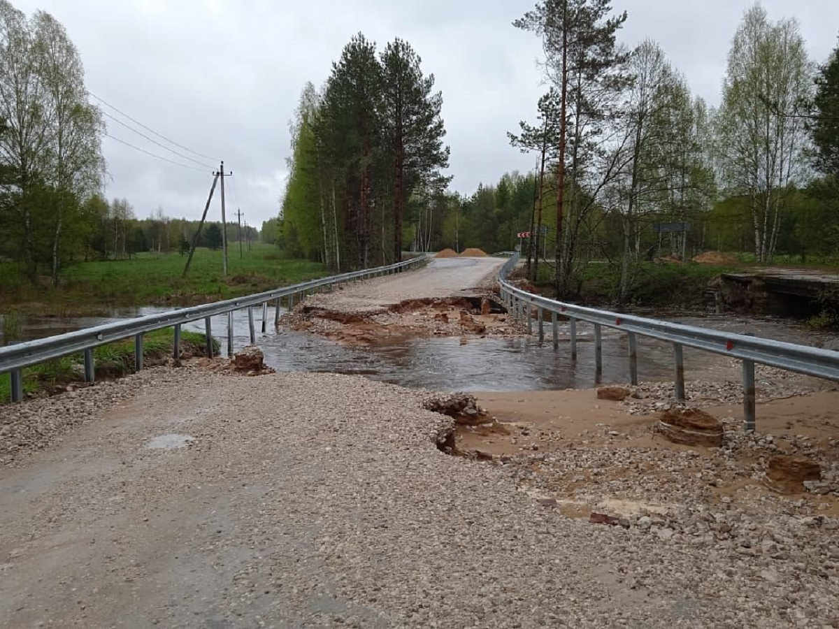 Дорога Ковернино – Сокольское перекрыта из-за размыва насыпи