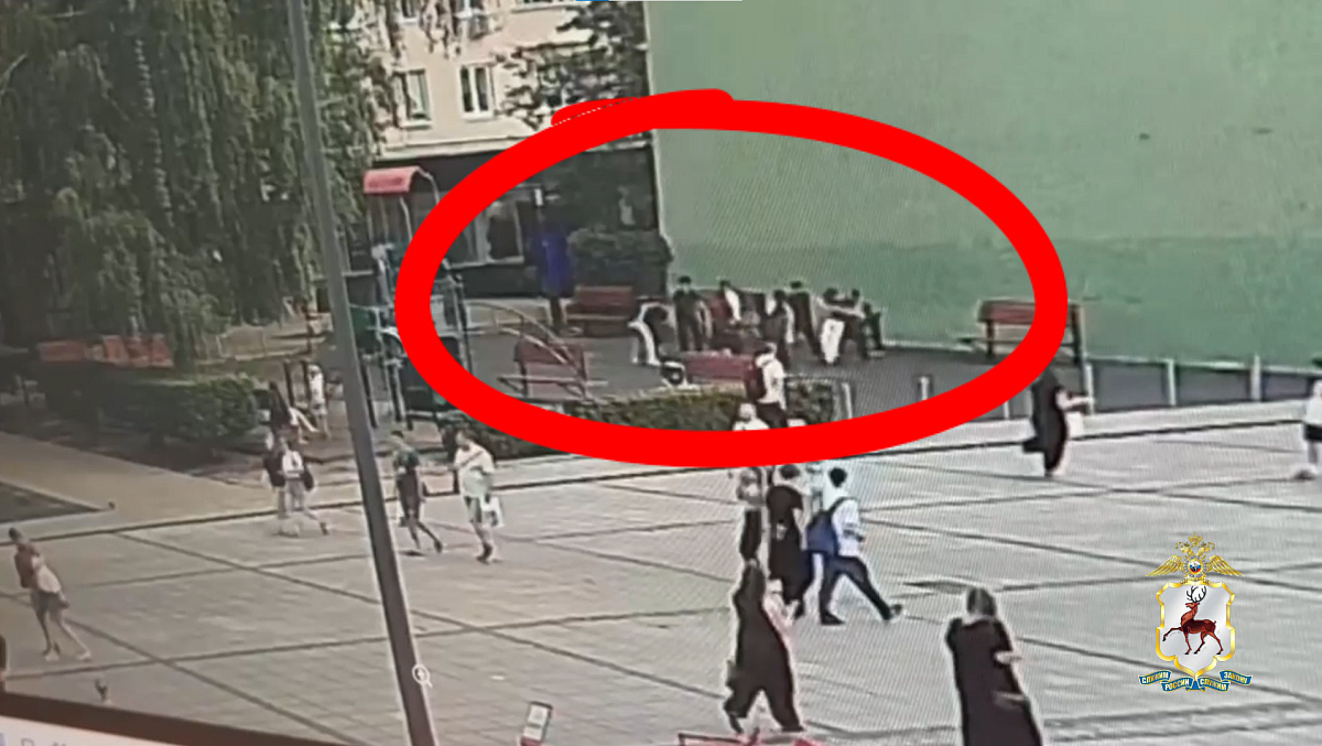 Полиция нашла подростков, подозреваемых в нападении на музыкантов на Покровке