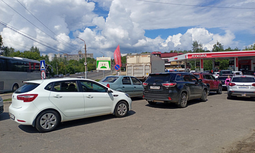 Нижегородцы пожаловались на новые очереди и ограничения на заправках