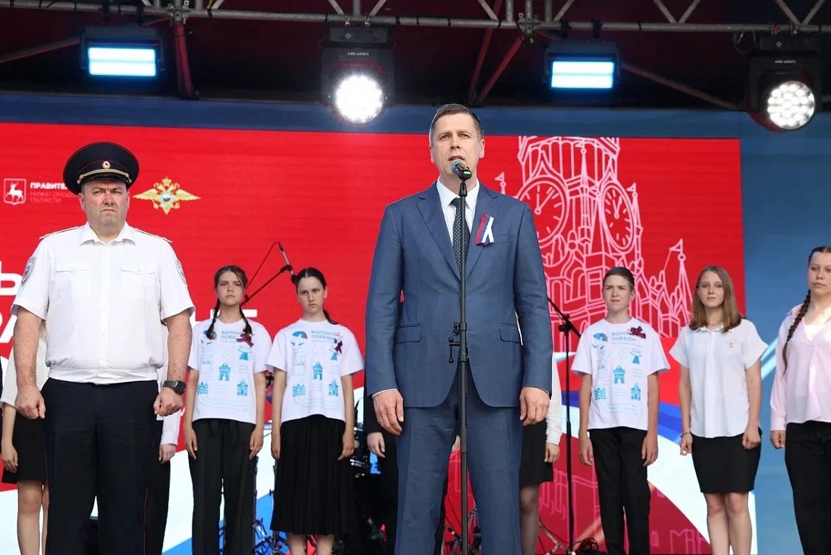 Паспорта 20 школьникам торжественно вручили на Нижегородской ярмарке