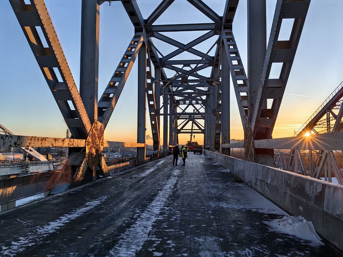 Укладка асфальта на Борском мосту приостановлена из-за нарушений