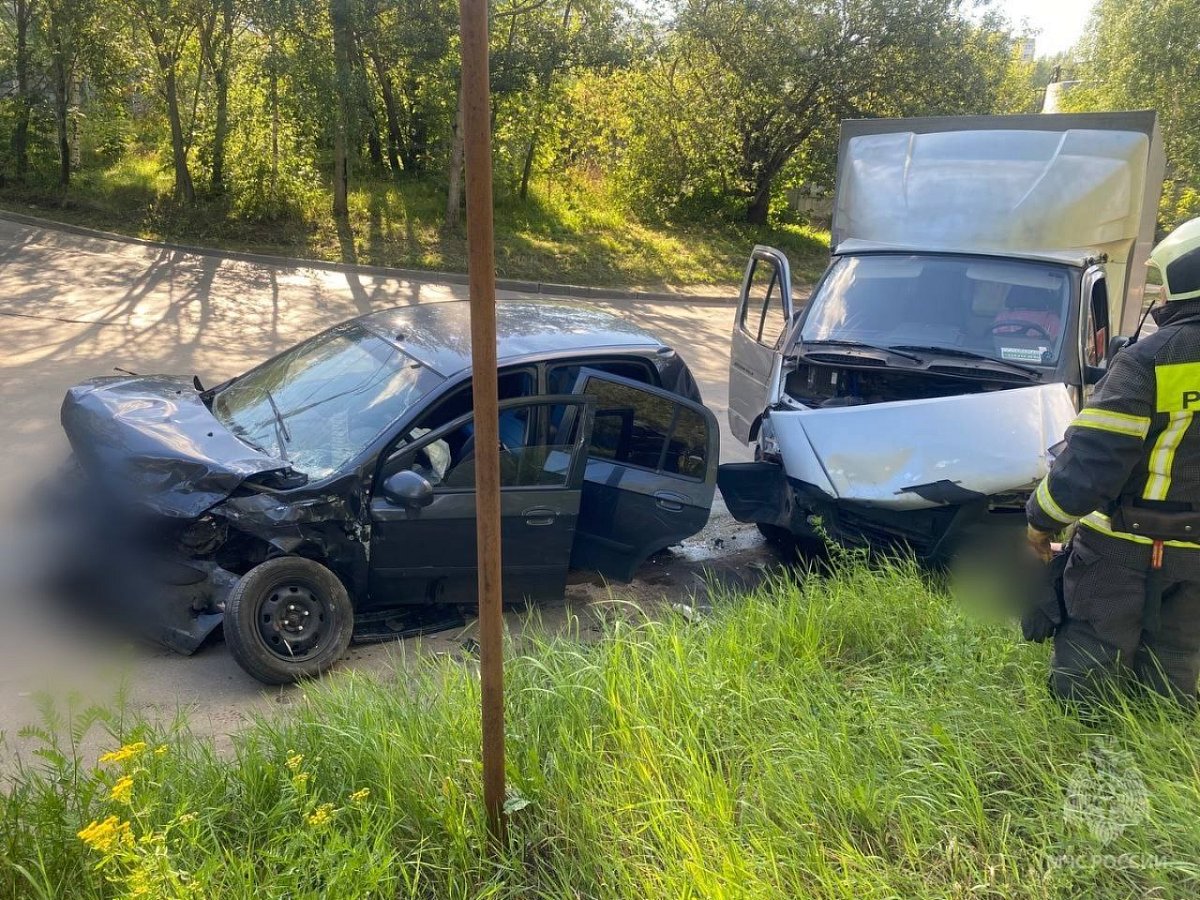 В Нижнем Новгороде в ДТП с грузовиком пострадали три человека