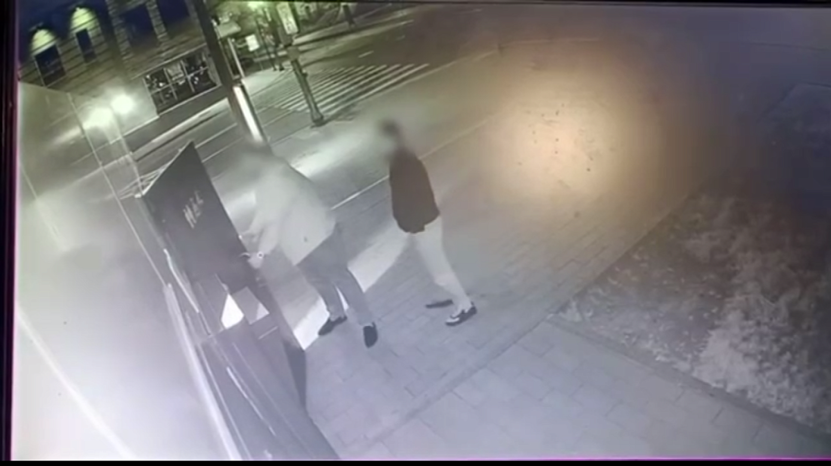 Пьяные вандалы сломали новый туалет на Рождественской в Нижнем Новгороде